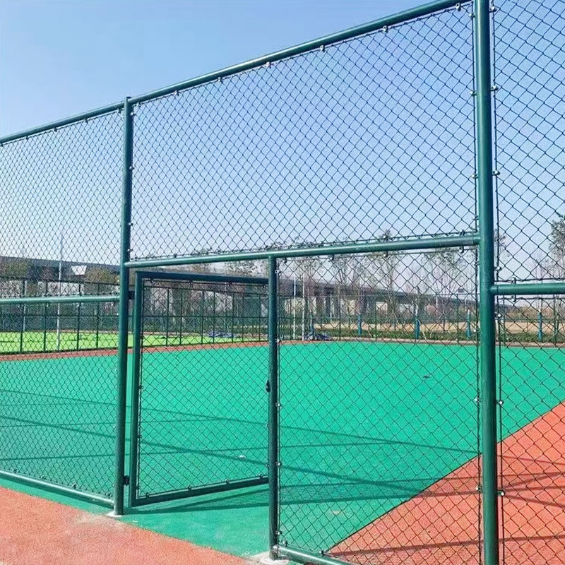 Monterat stadionstängsel