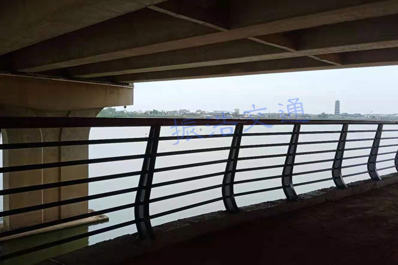River skyddsräcke